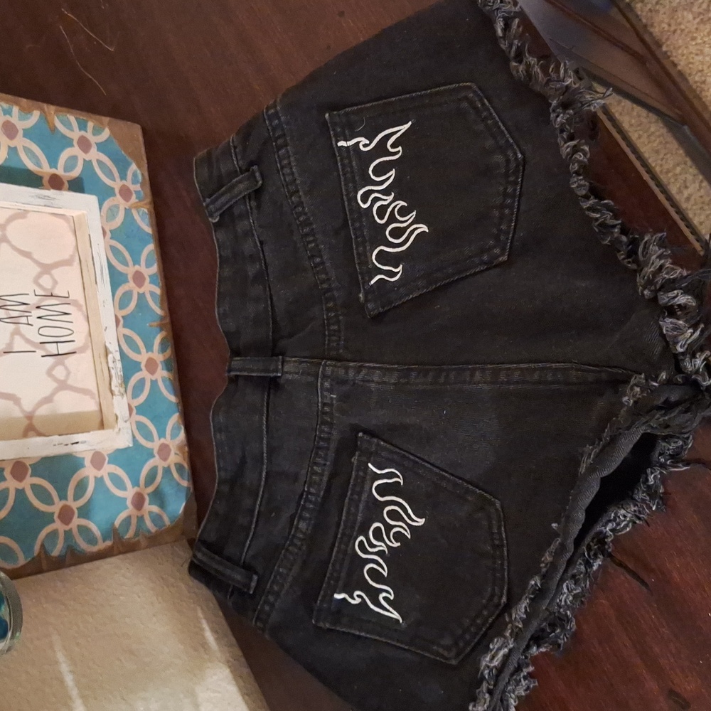 🔥🔥CLEARANCE🔥🔥 SHEIN Black Jean Shorts Size XS. Excellent condition.